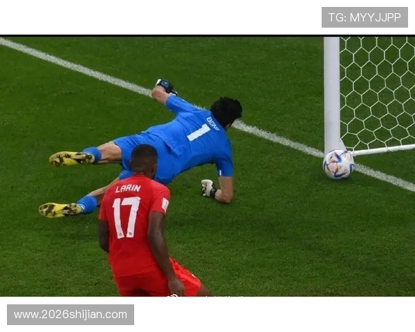 本届世界杯首个乌龙球成为比赛焦点，分析其对球队晋级的潜在影响